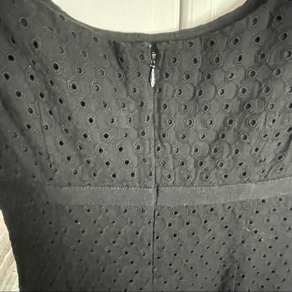Ann Taylor Dress Sleeveless Eyelet Design Front Bow Black Women's Size 2 - Picture 5 of 5